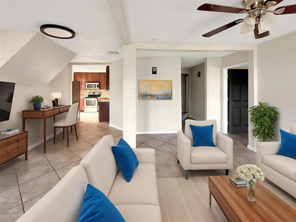 Photo of 822 6th Street, Dickinson, TX 77539 (MLS # 20024414)