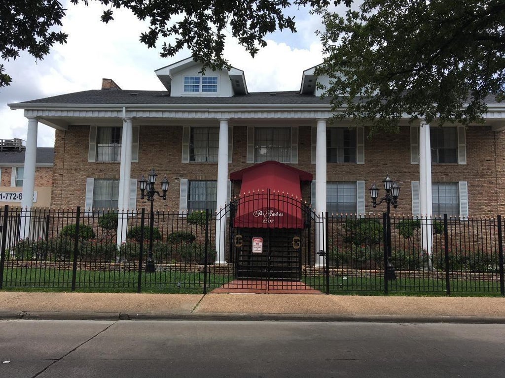 Photo of 2507 Montrose Boulevard #32, Houston, TX 77006 (MLS # 35571529)