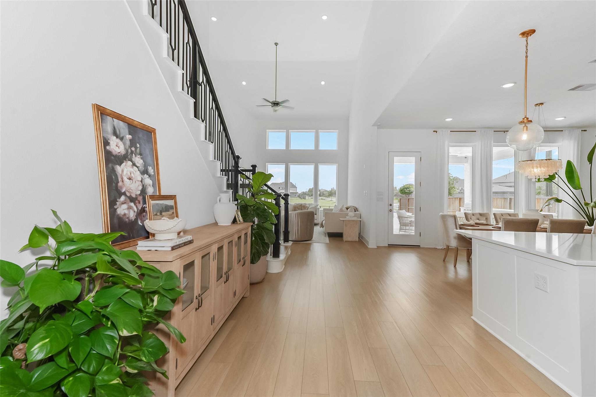 400 Horizon Light Lane