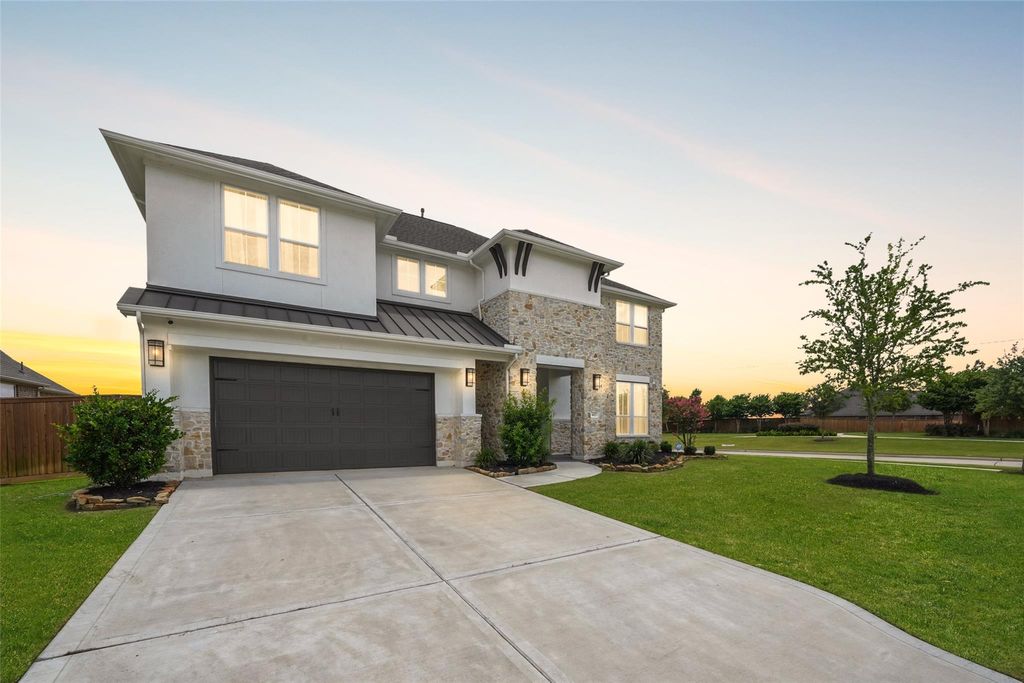 Photo of 400 Horizon Light Lane, Katy, TX 77493 (MLS # 26854283)