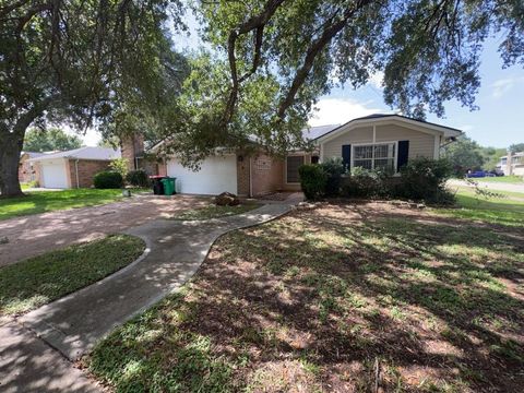 Photo of 7702 Tierra Verde Drive, Houston, TX 77083 (MLS # 65817550) Photo of 7702 Tierra Verde Drive, Houston, TX 77083 (MLS # 65817550)