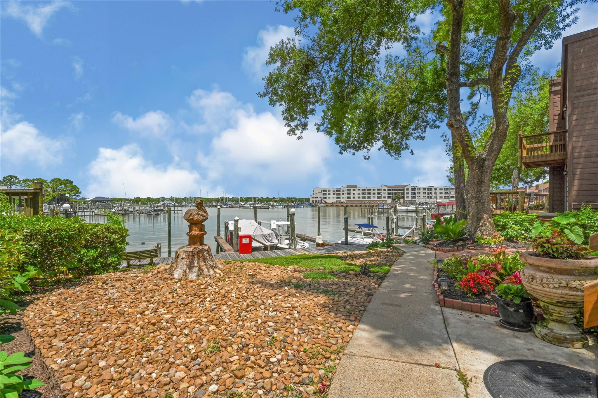 647 Davis Road
