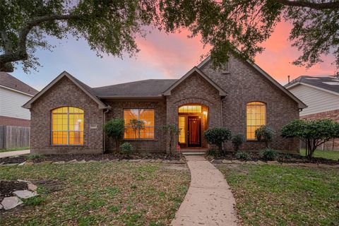 Photo of 1608 Spring Glen Lane, Pearland, TX 77581 (MLS # 20917672)