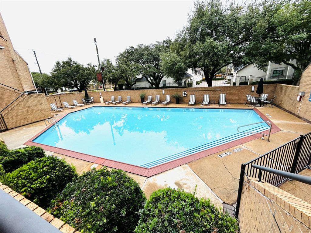 Photo of 5200 Weslayan Street #311, Houston, TX 77005 (MLS # 7973648)