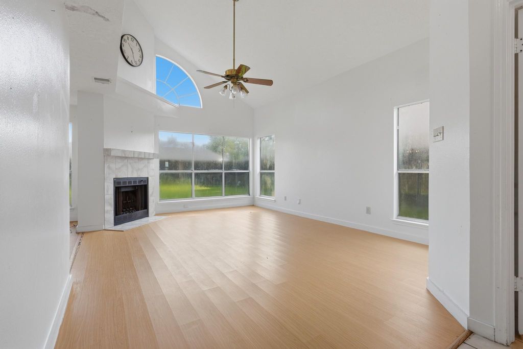 Photo of 810 Derby Lane, Missouri City, TX 77489 (MLS # 9790828)