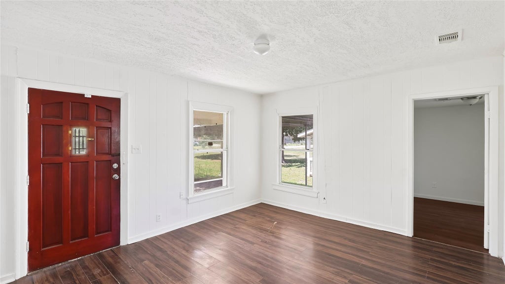 Photo of 410 Clinton Park Street, Houston, TX 77029 (MLS # 27666551)
