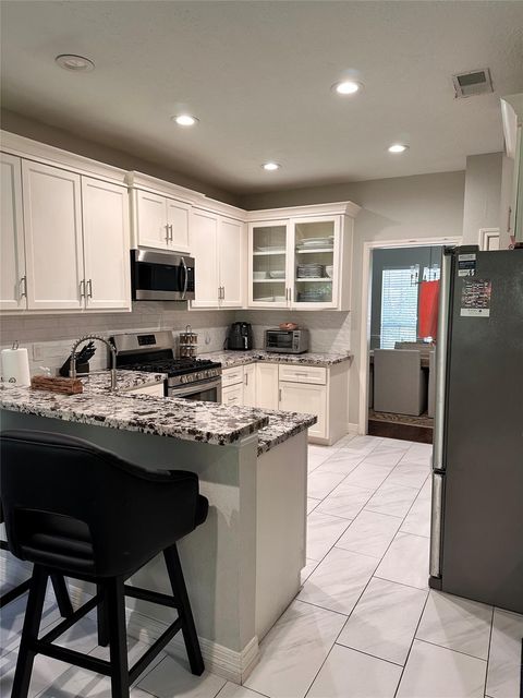 Tiny photo for 5317 Shady Maple Drive, Houston, TX 77339 (MLS # 94229201)