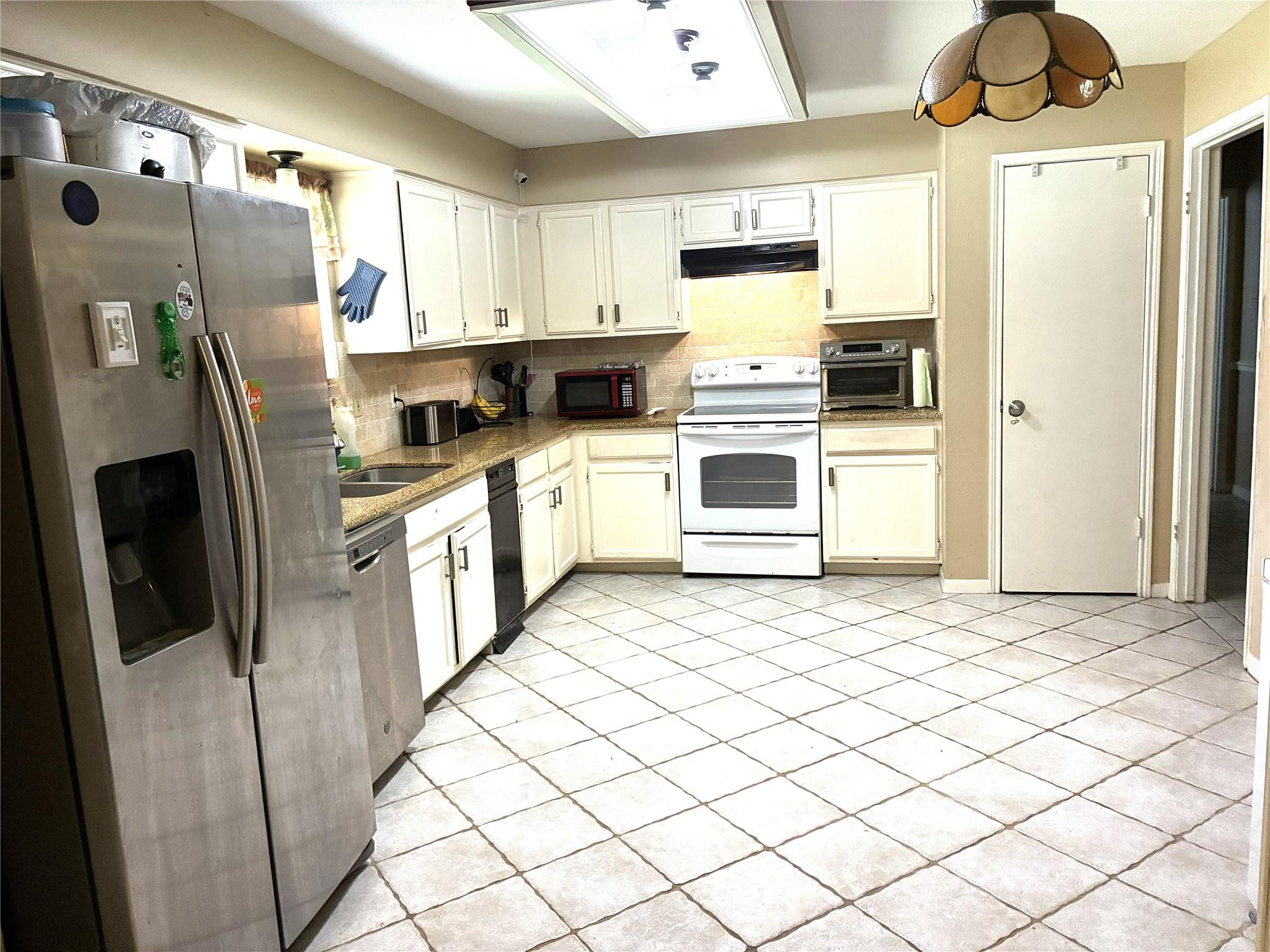 3259 Hunters Glen Drive