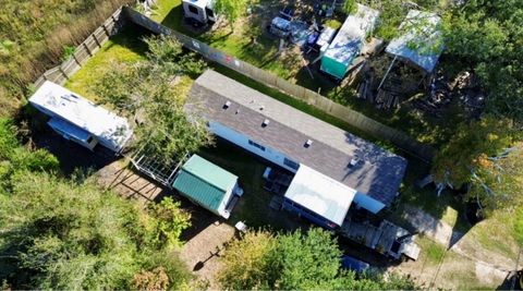 Photo of 333 9th Street, San Leon, TX 77539 (MLS # 58361324)