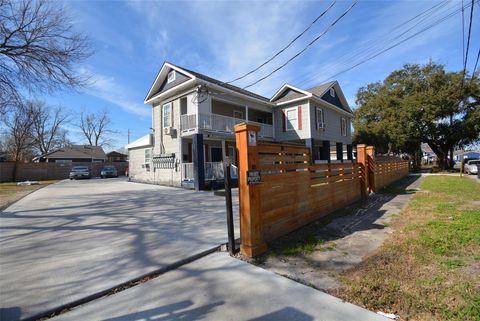 Photo of 7124 Avenue F #20, Houston, TX 77011 (MLS # 83750217)