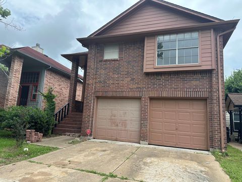 Photo of 138 Coffee Lane, Lake Jackson, TX 77566 (MLS # 37158415)