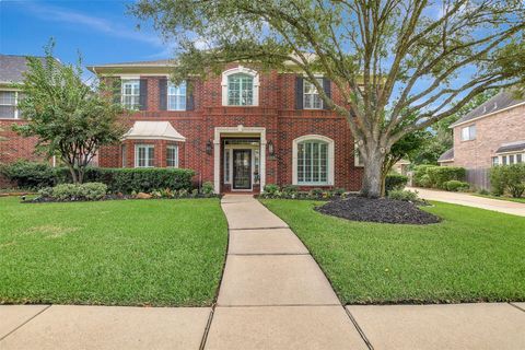 Photo of 15918 Lake Loop Drive, Cypress, TX 77433 (MLS # 21063102)