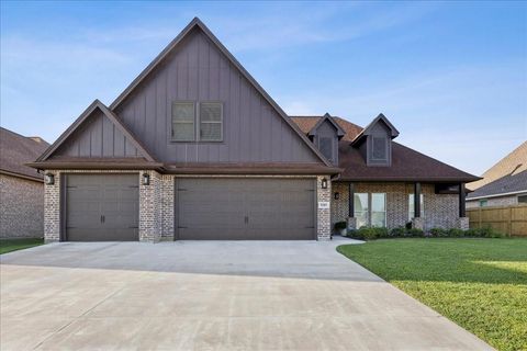 Photo of 9205 Chicory Street, Beaumont, TX 77713 (MLS # 35151971)