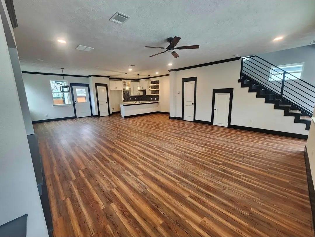 1002 Natchez Ave