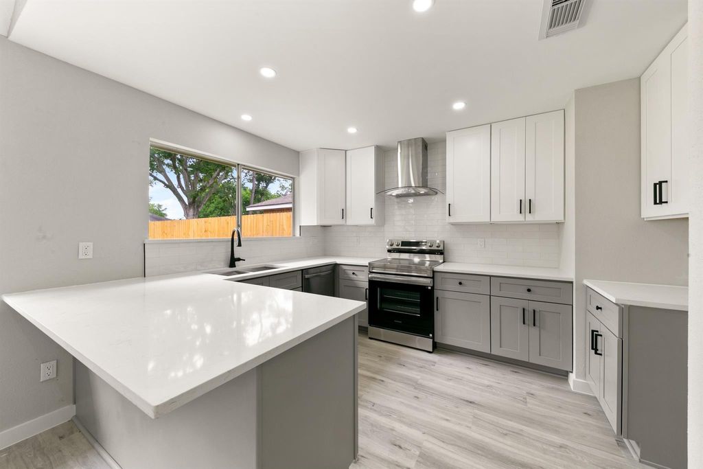 Photo of 11831 Steamboat Springs Drive, Houston, TX 77067 (MLS # 90848858)