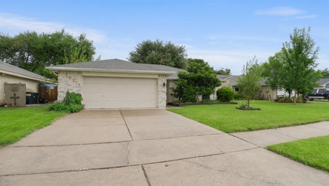 Photo of 10315 Hollow Canyon Court, Sugar Land, TX 77498 (MLS # 14985880)