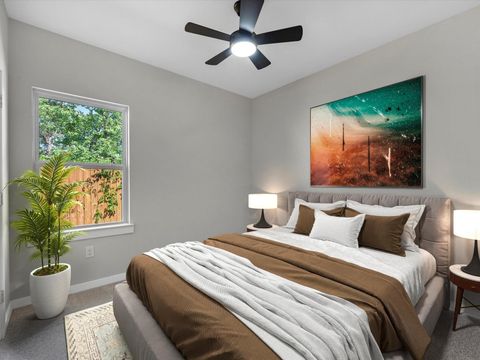 Tiny photo for 5201 Kenilwood Dr DR #A, Houston, TX 77033 (MLS # 30645869)