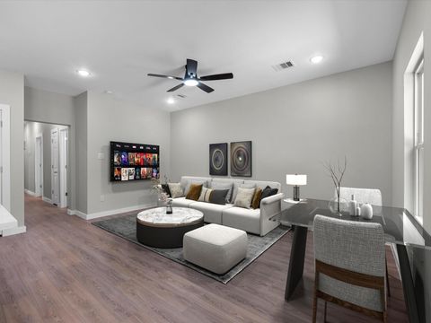 Tiny photo for 5201 Kenilwood Dr DR #A, Houston, TX 77033 (MLS # 30645869)
