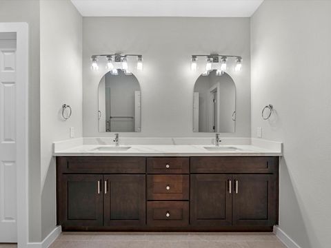Tiny photo for 5201 Kenilwood Dr DR #A, Houston, TX 77033 (MLS # 30645869)