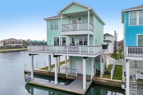 Photo of 16700 Montego Way, Jamaica Beach, TX 77554 (MLS # 75842155)
