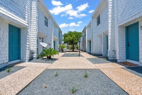 Apartment For Rent - 928 Postoffice #12<br/> Galveston, TX 77550