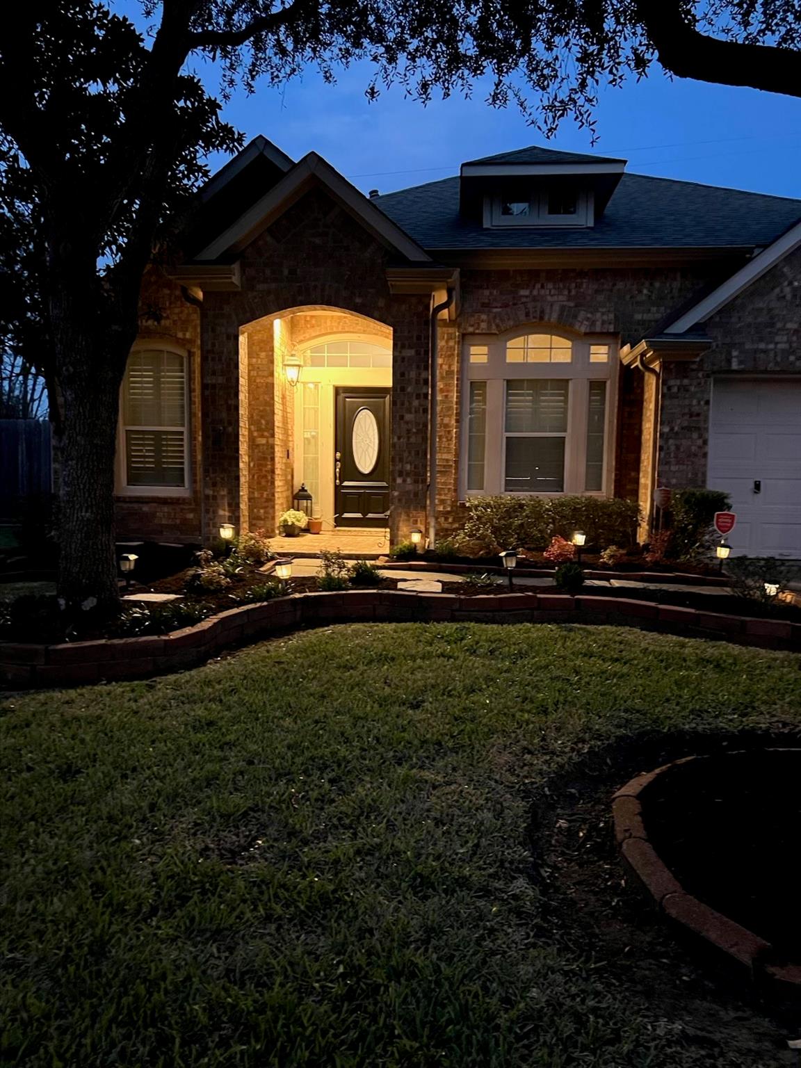 852 Shoal Pointe Lane