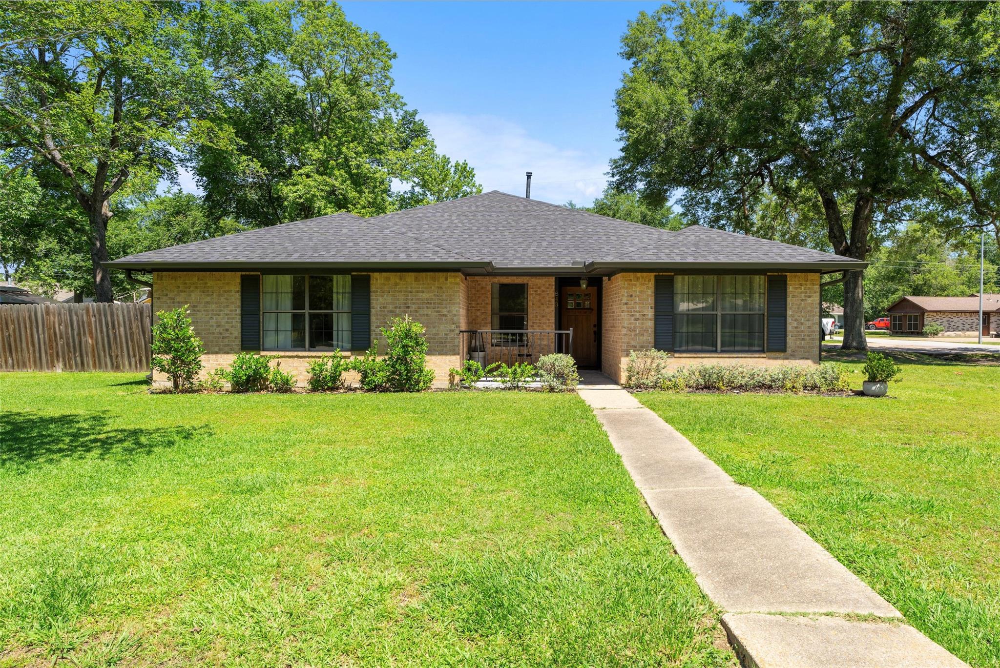 843 Fall Creek Drive