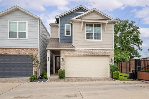 Photo of 1502 Upland Glen Way, Houston, TX 77043 (MLS # 90611336)