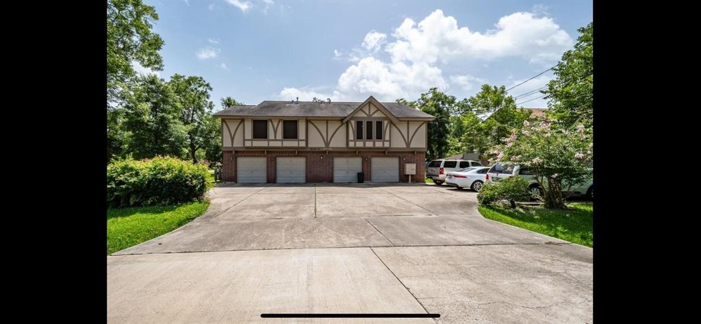 Photo of 2006 Kilgore Road #101, Baytown, TX 77520 (MLS # 39540167)