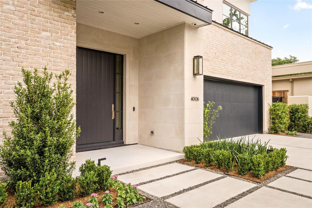 Photo of 4006 Overbrook Lane, Houston, TX 77027 (MLS # 85300760)