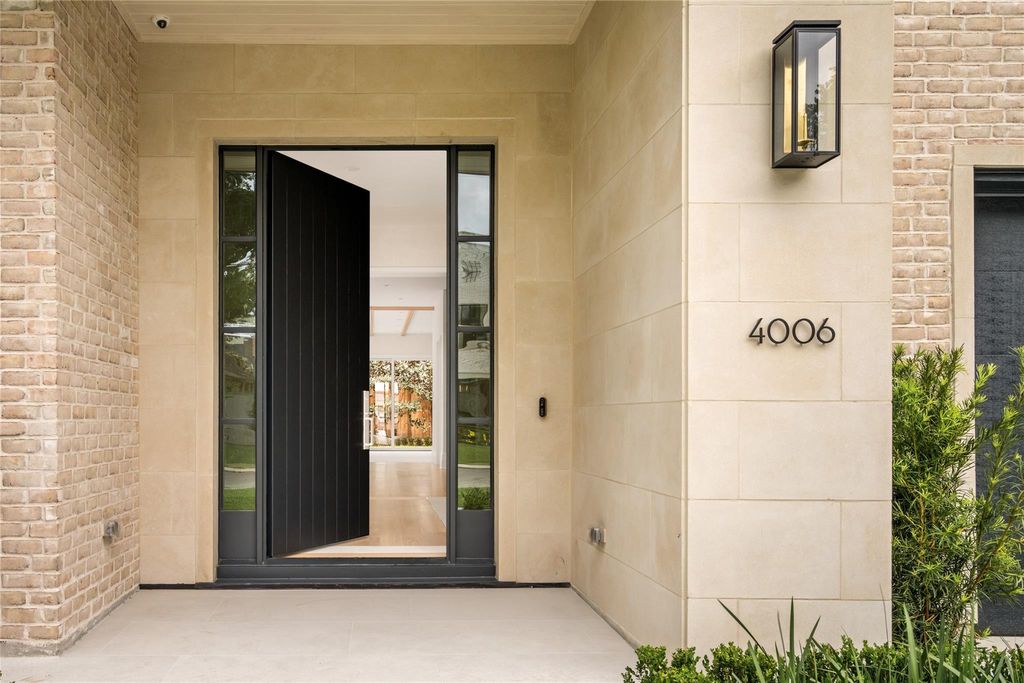 Photo of 4006 Overbrook Lane, Houston, TX 77027 (MLS # 85300760)