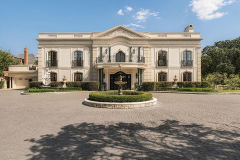 Photo of 2115 River Oaks Boulevard, Houston, TX 77019 (MLS # 17231967)