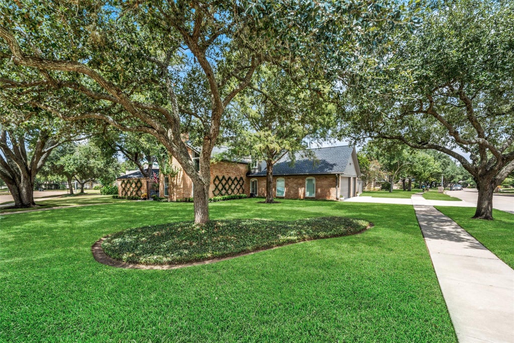 Photo of 2602 Williams Grant Street, Sugar Land, TX 77479 (MLS # 64251589)