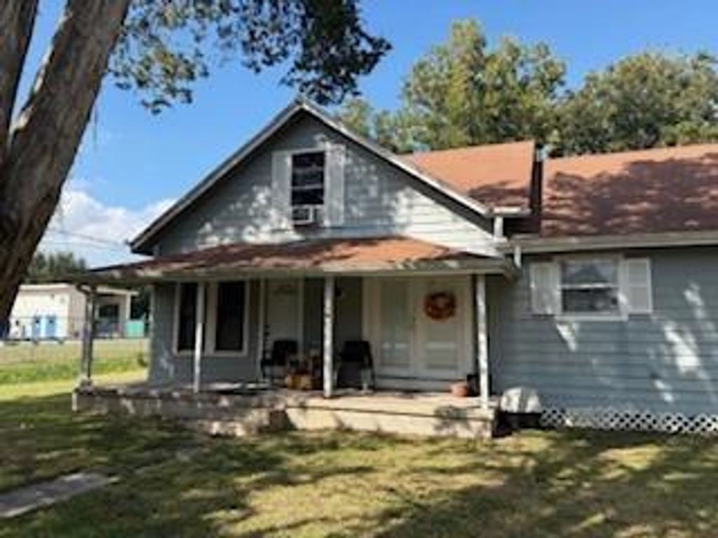 Photo of 900 E Houston Street, Highlands, TX 77562 (MLS # 3685442)