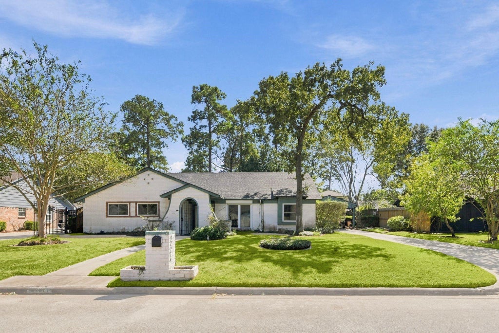 Photo of 27214 Paula Lane, Conroe, TX 77385 (MLS # 41647294)