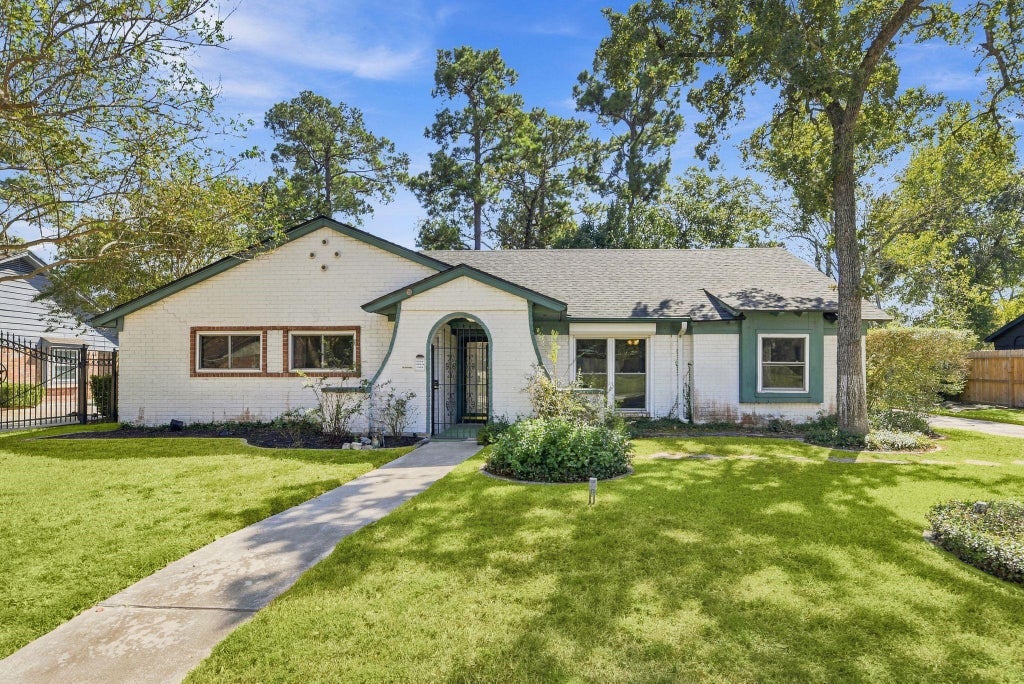 Photo of 27214 Paula Lane, Conroe, TX 77385 (MLS # 41647294)