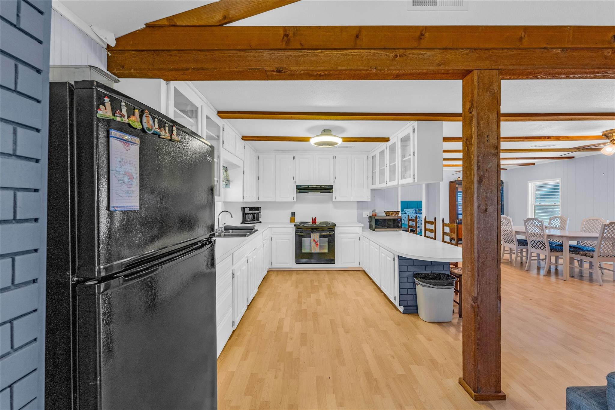 817 Westview
