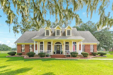 Photo of 1619 Flintlock Court, Angleton, TX 77515 (MLS # 33868255)