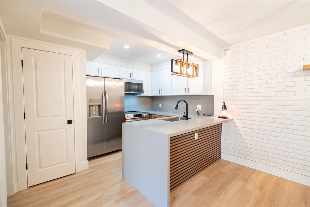 Photo of 893 Wax Myrtle Lane #3, Houston, TX 77079 (MLS # 95618161)