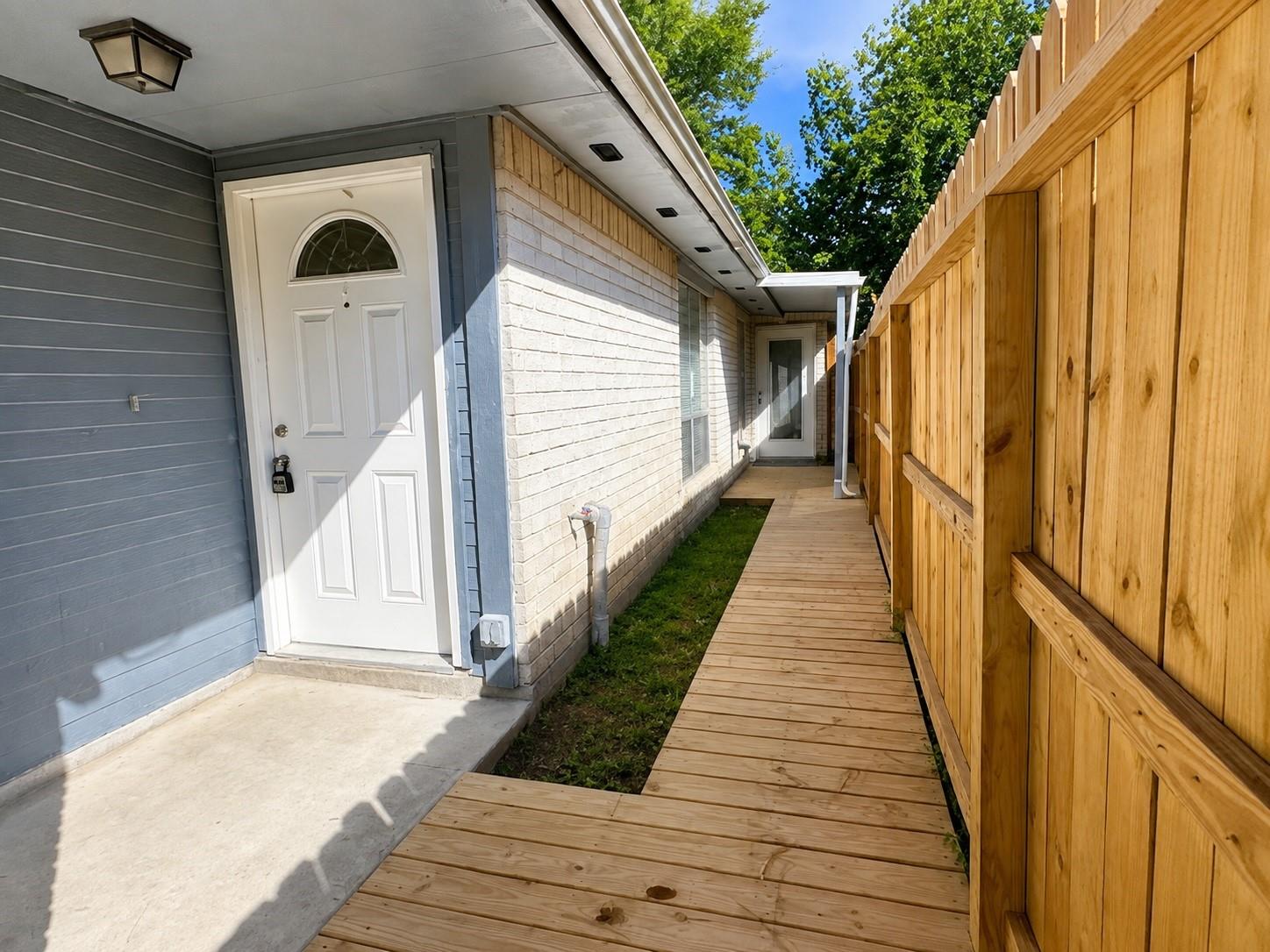3105 Oak Rock Circle