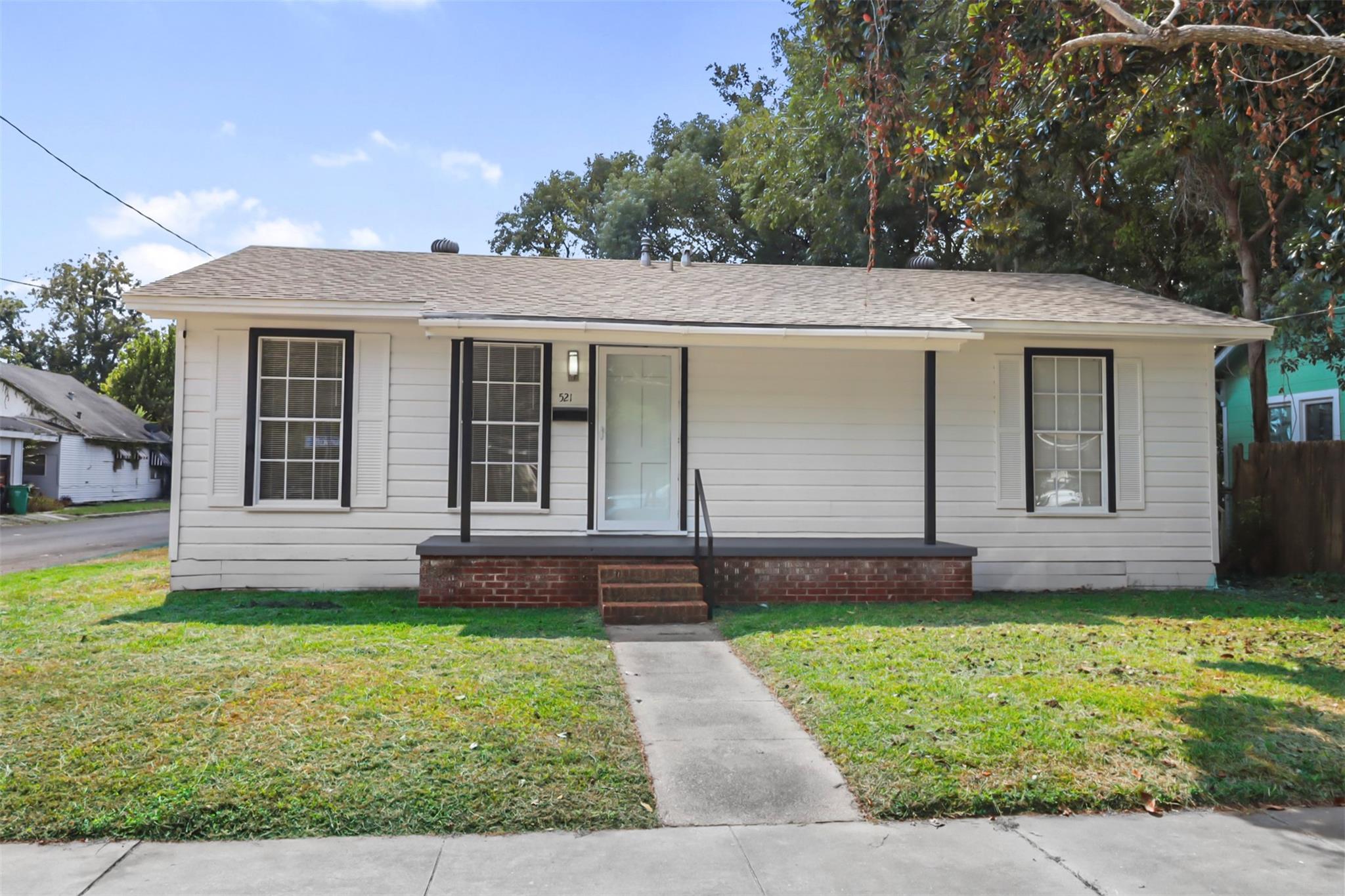 521 E Hunnicutt Street