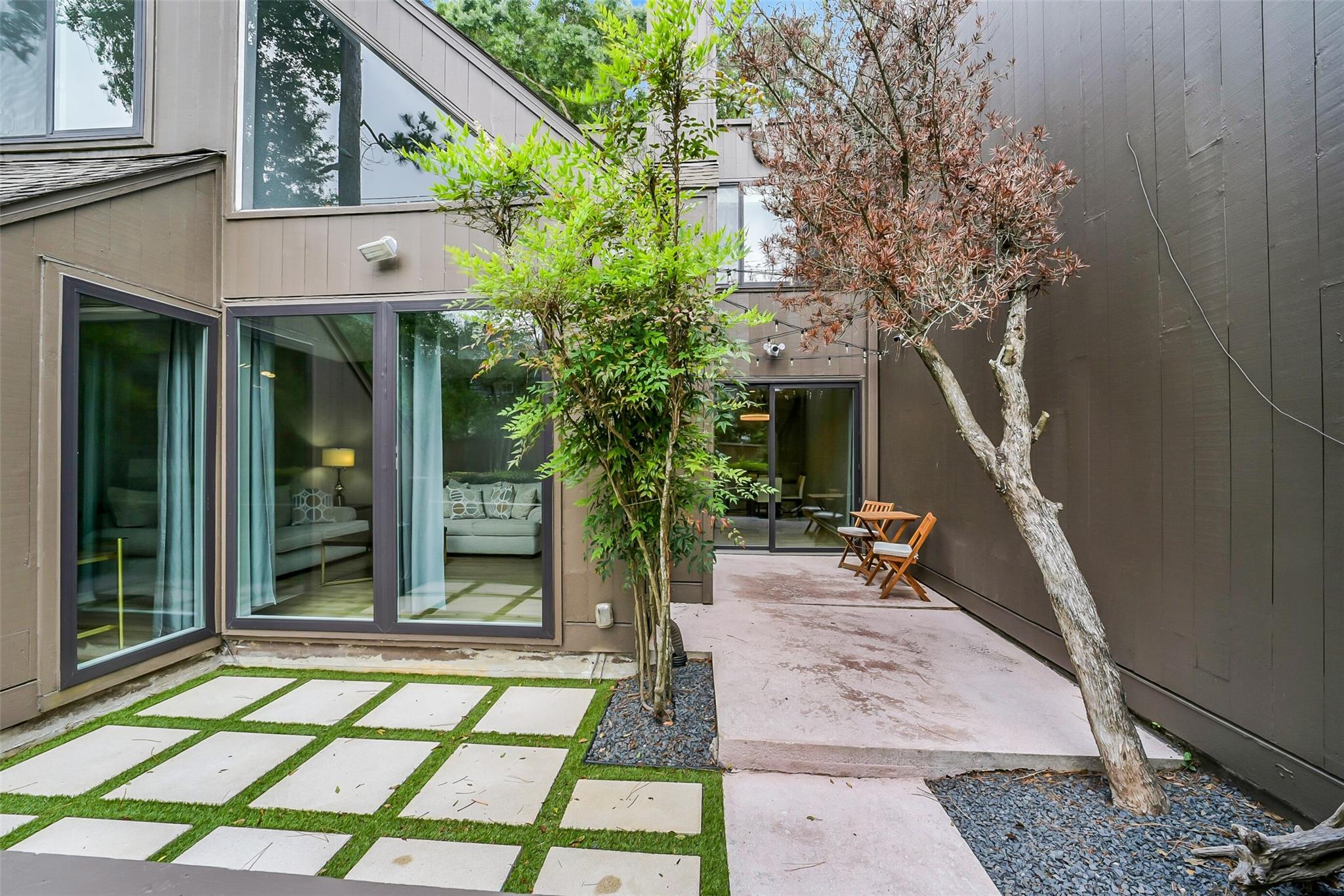 296 Litchfield Lane