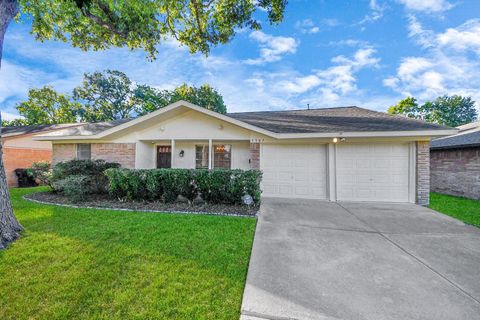 Photo of 5507 Kuldell Drive, Houston, TX 77096 (MLS # 28976538)
