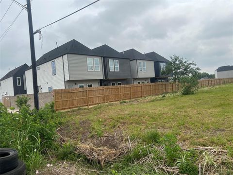 Photo of 2602 Stevens Street, Houston, TX 77026 (MLS # 7983562)