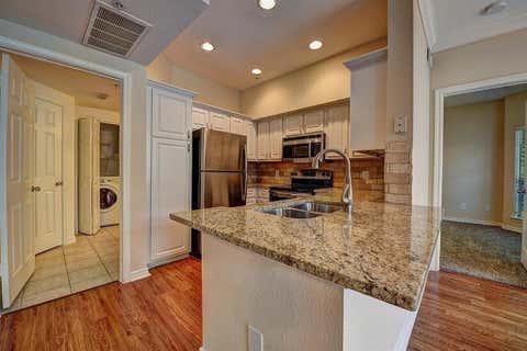 Photo of 1919 Post Oak Park Drive #5112, Houston, TX 77027 (MLS # 47617395)
