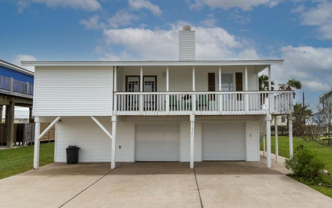 Photo of 16721 Edward Teach Road, Jamaica Beach, TX 77554 (MLS # 31903793)