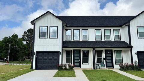 Photo of 729 Ebenezer Lane, Brenham, TX 77833 (MLS # 330796)