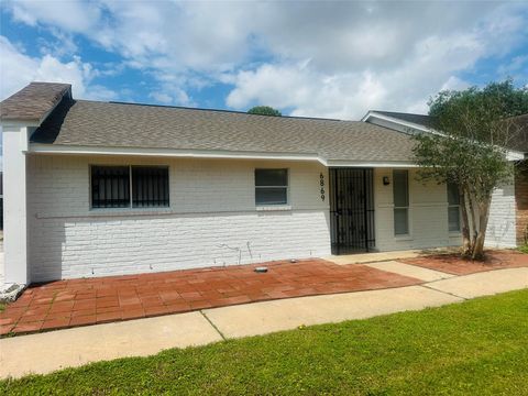 Photo of 6869 Chasewood Drive, Houston, TX 77489 (MLS # 92681016)