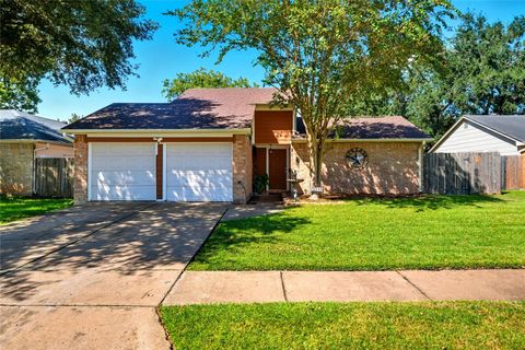 Photo of 15318 Evergreen Place Drive, Houston, TX 77083 (MLS # 91893553)
