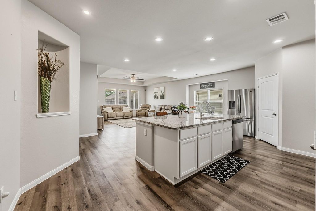 Photo of 108 Fallow Deer Drive, Huntsville, TX 77320 (MLS # 31928417)